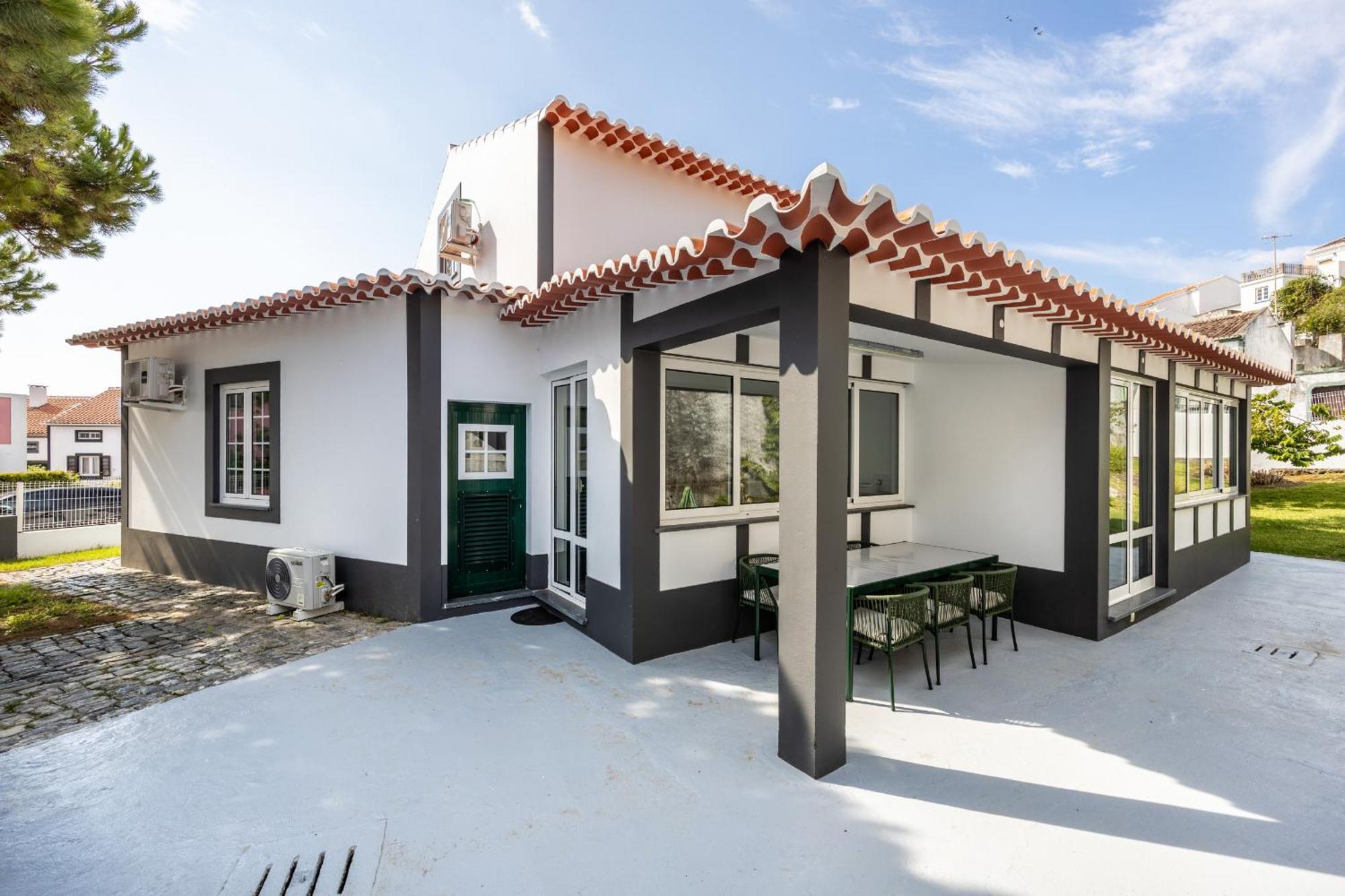 Angra Charming Suites By Seewest Angra do Heroísmo Exterior photo