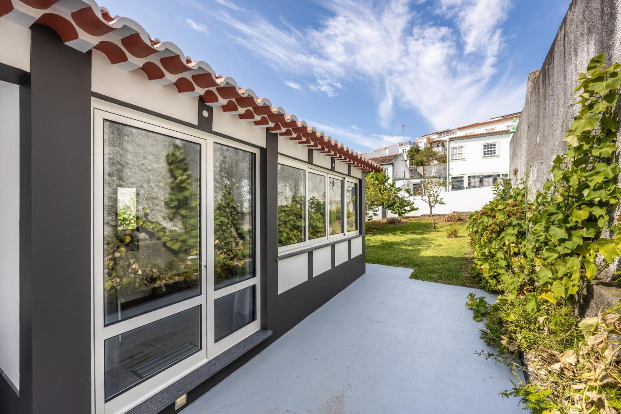 Angra Charming Suites By Seewest Angra do Heroísmo Exterior photo