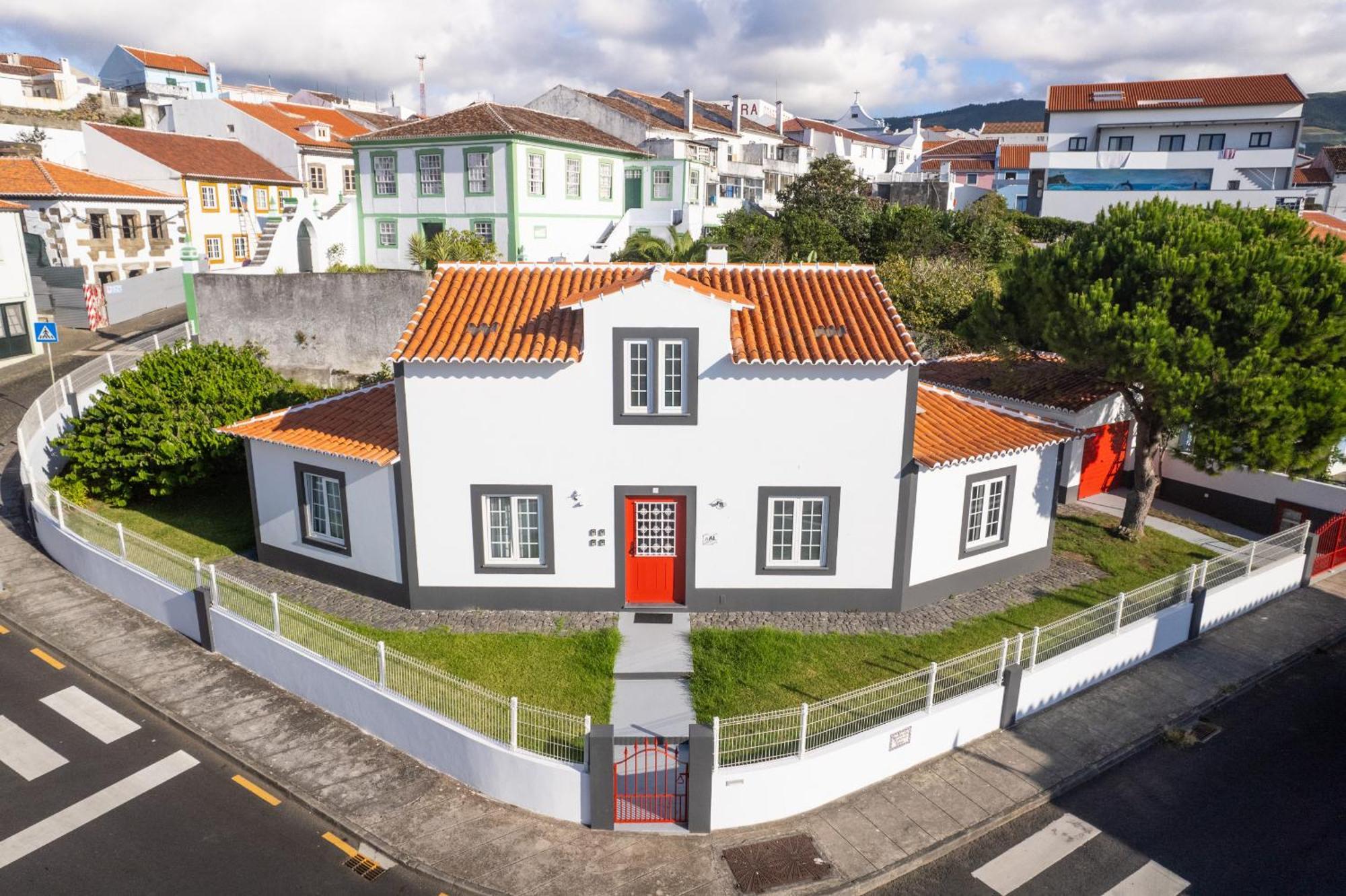 Angra Charming Suites By Seewest Angra do Heroísmo Exterior photo