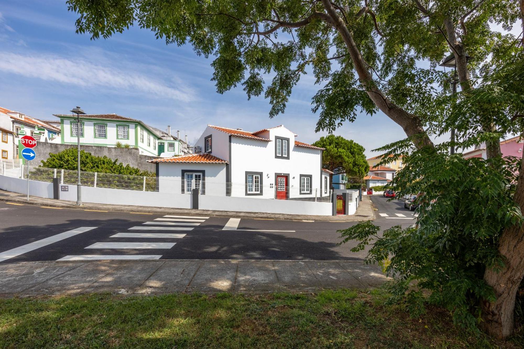 Angra Charming Suites By Seewest Angra do Heroísmo Exterior photo