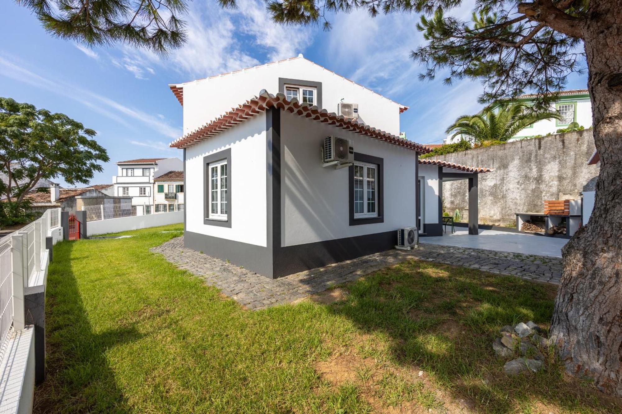 Angra Charming Suites By Seewest Angra do Heroísmo Exterior photo