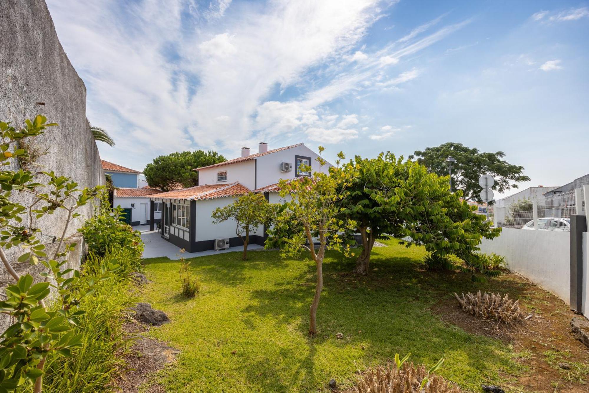 Angra Charming Suites By Seewest Angra do Heroísmo Exterior photo